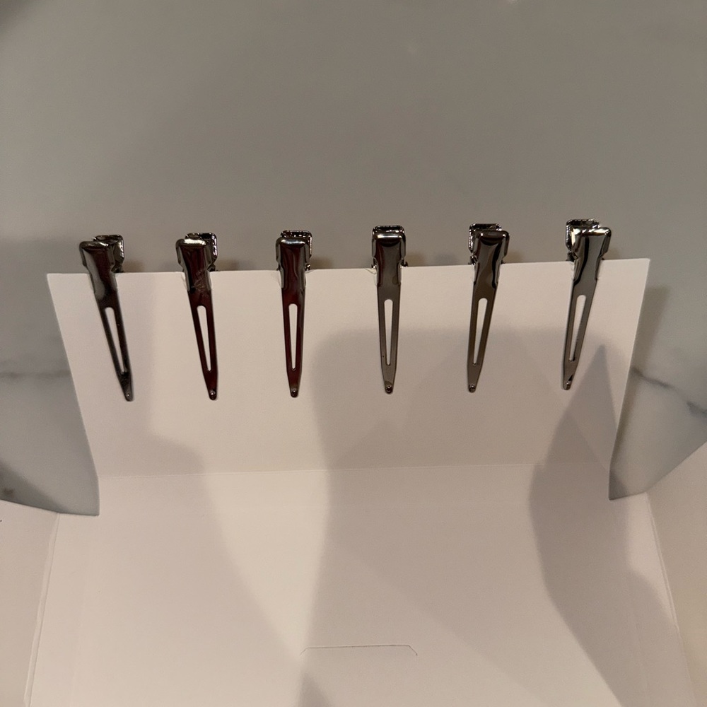 New CHANEL Red, Cream & Black hair pins set of 6 - Picture 4 of 7
